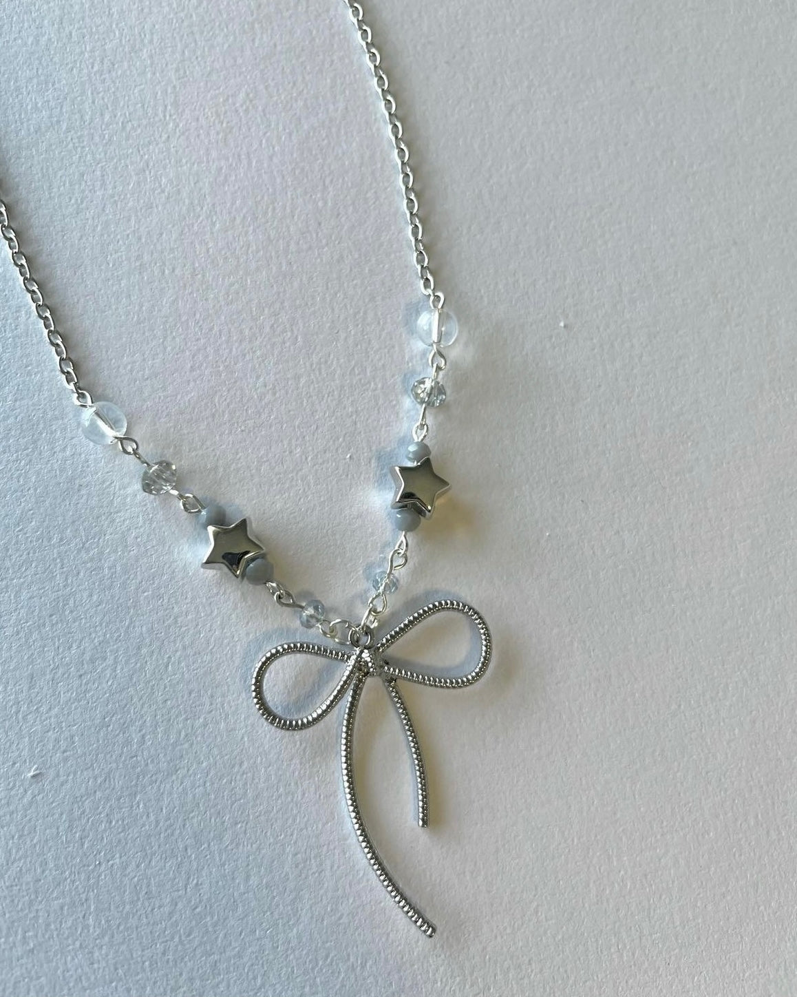 Sliver bow necklace