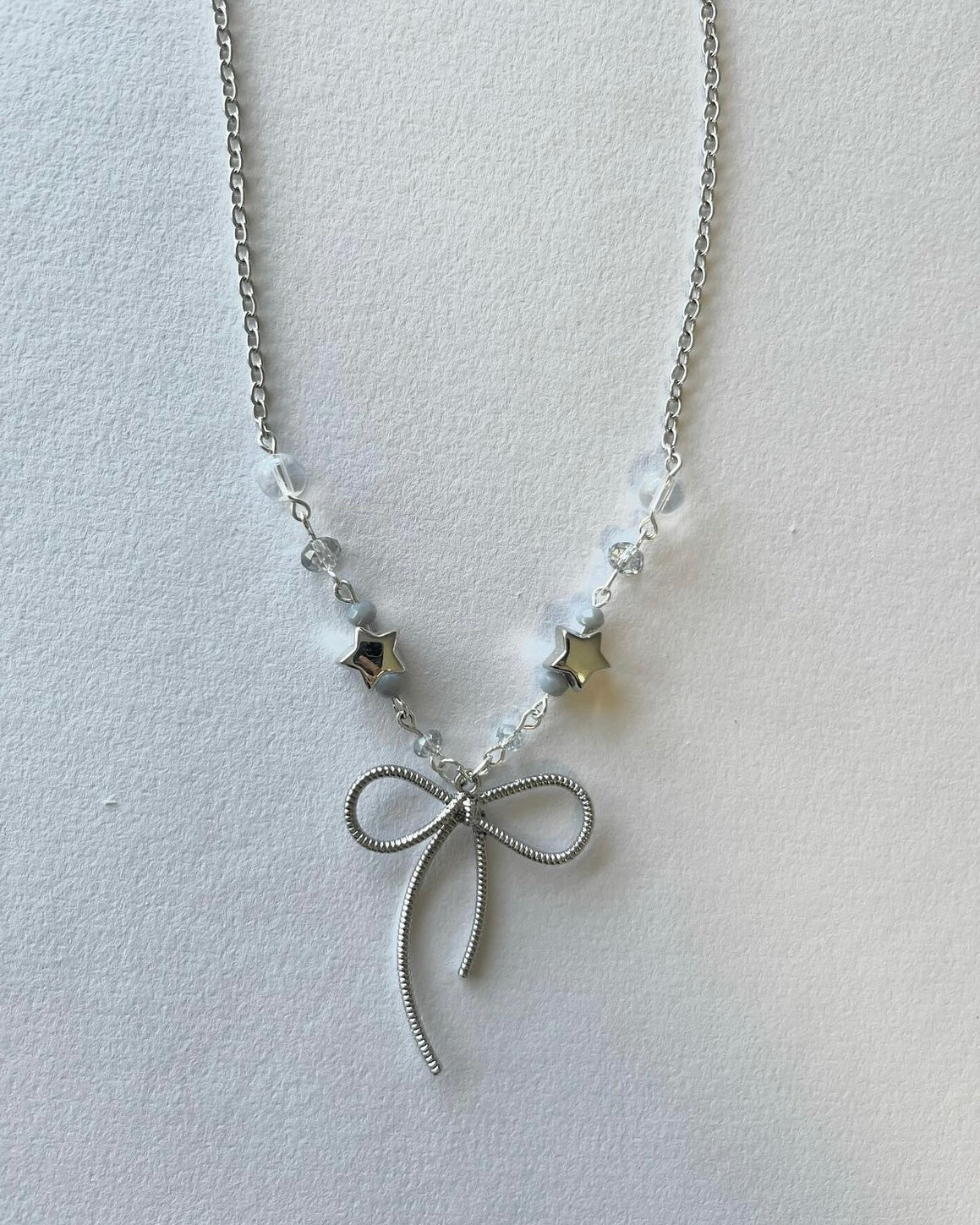 Sliver bow necklace
