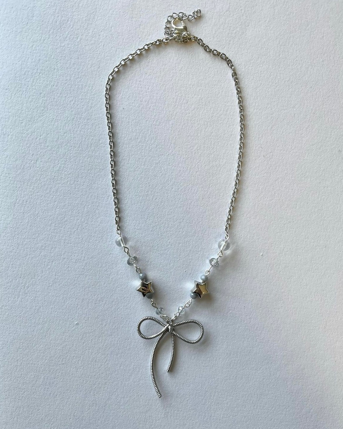 Sliver bow necklace